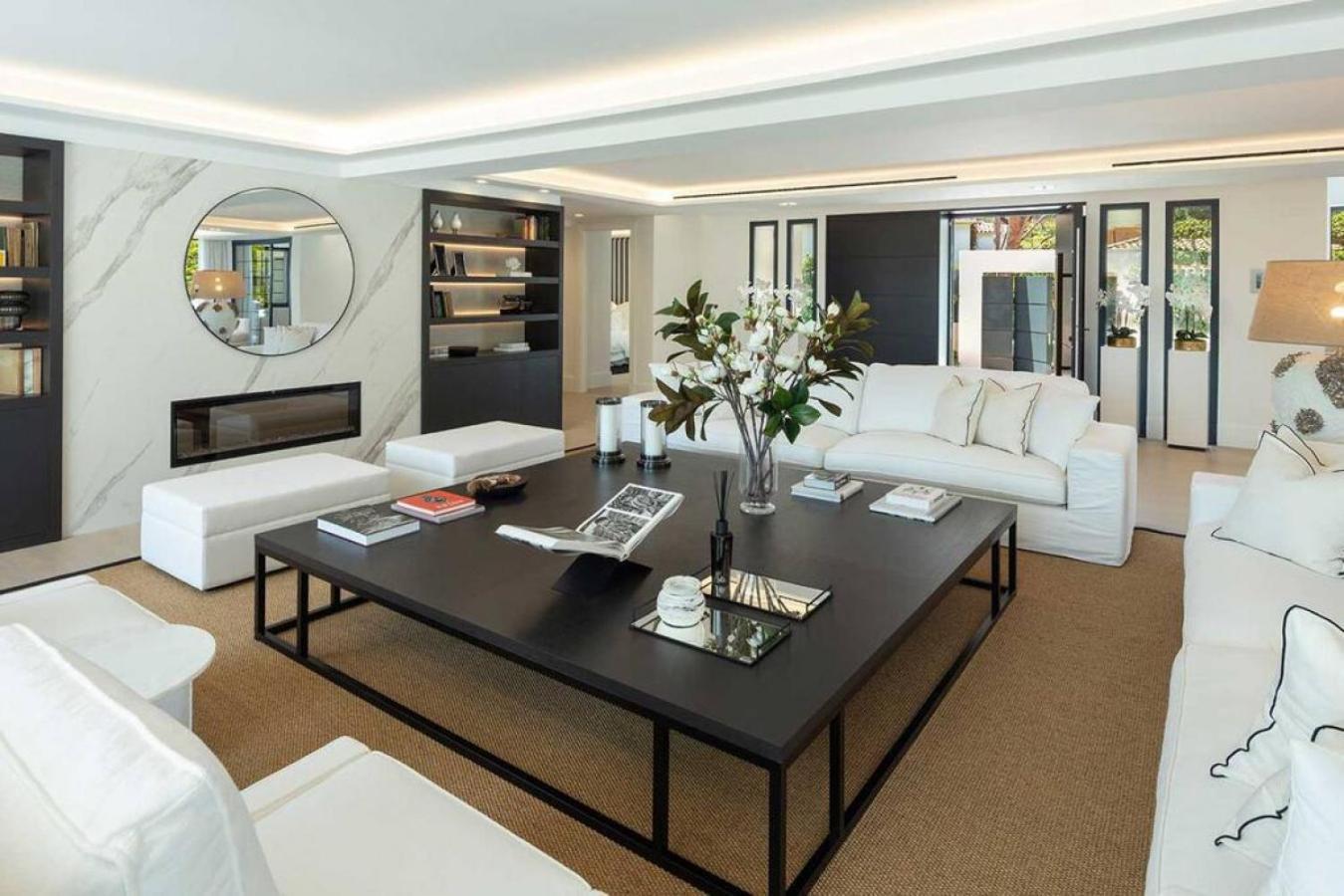 Mercedes - Luxury 5-bedroom In Brisas, Marbella