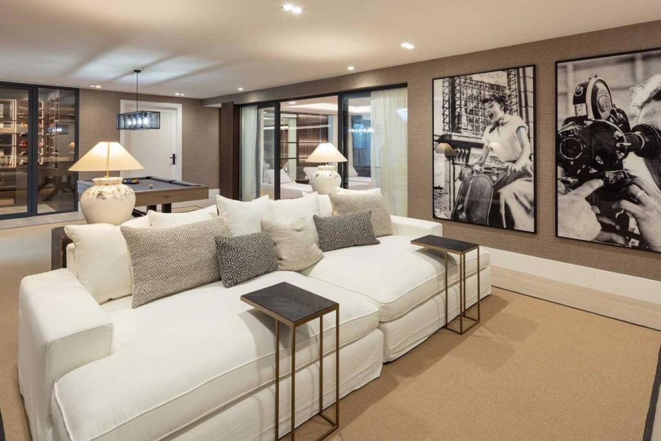 Mercedes - Luxury 5-bedroom In Brisas, Villa